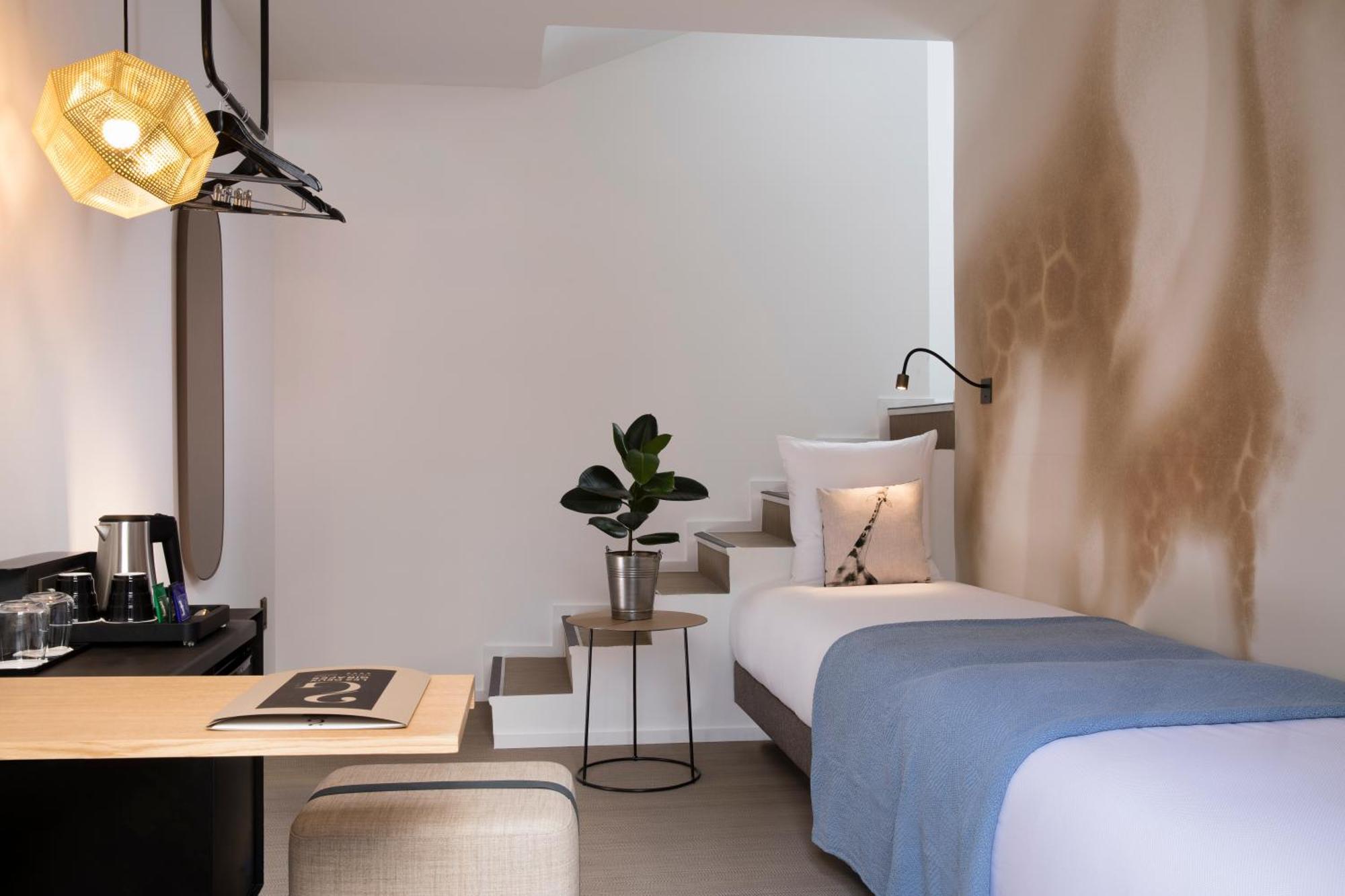 Les Deux Girafes Paris